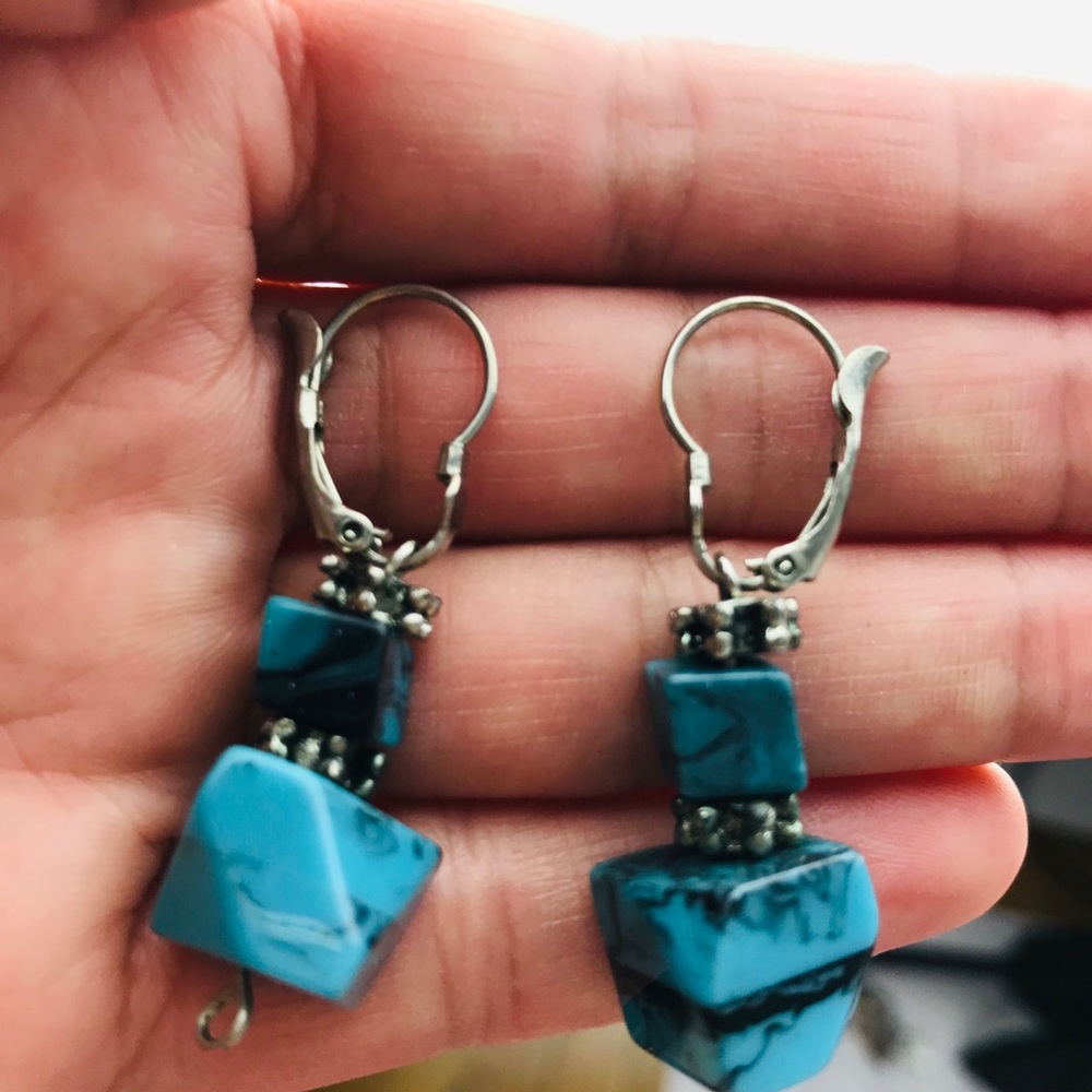 Earrings - Picture 3 of 7